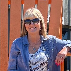 Meet your Posher, Dawn